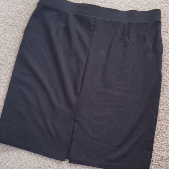 Classic 2010s Black pencil skirt - Picture 5 of 6
